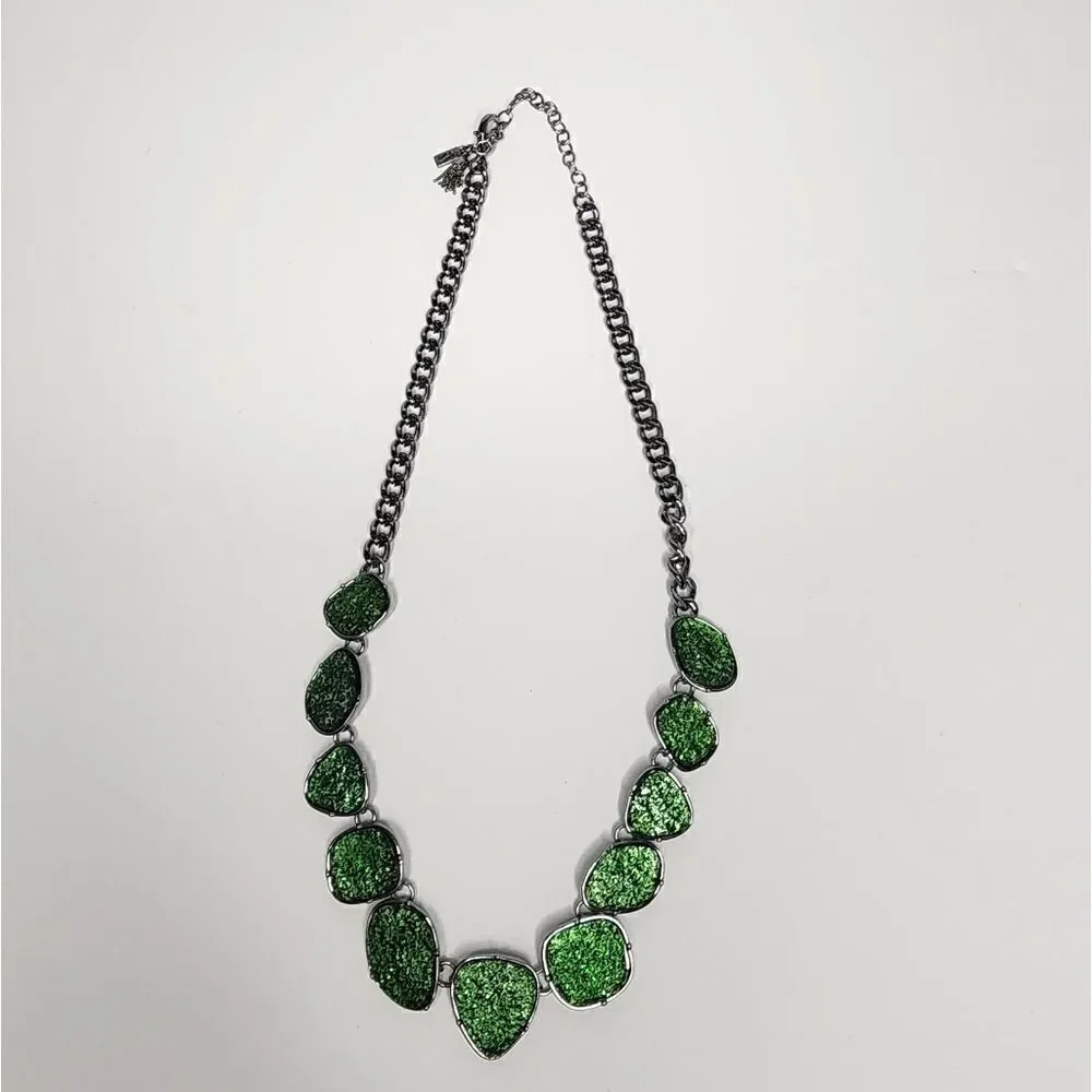 NEW Simply Vera Wang Green Crystal Frontal Collar Necklace Silver Pewter Links